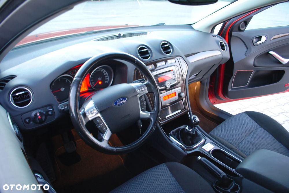 Ford Mondeo 2.0 TDCi Ghia X - 12