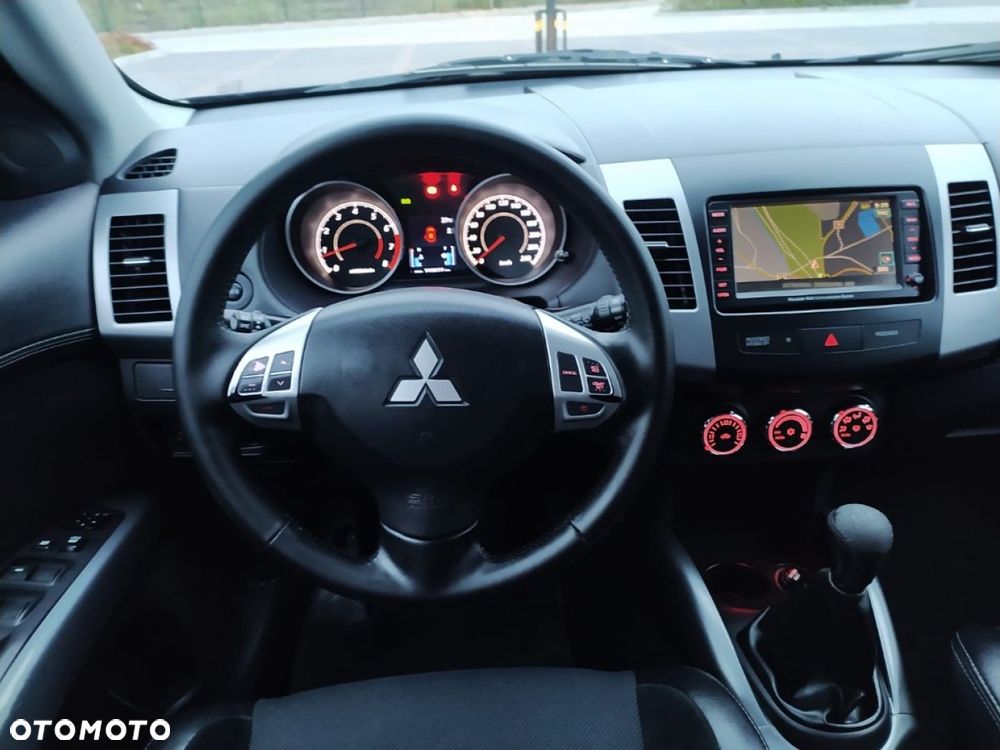 Mitsubishi Outlander 2.0 2WD Invite - 28