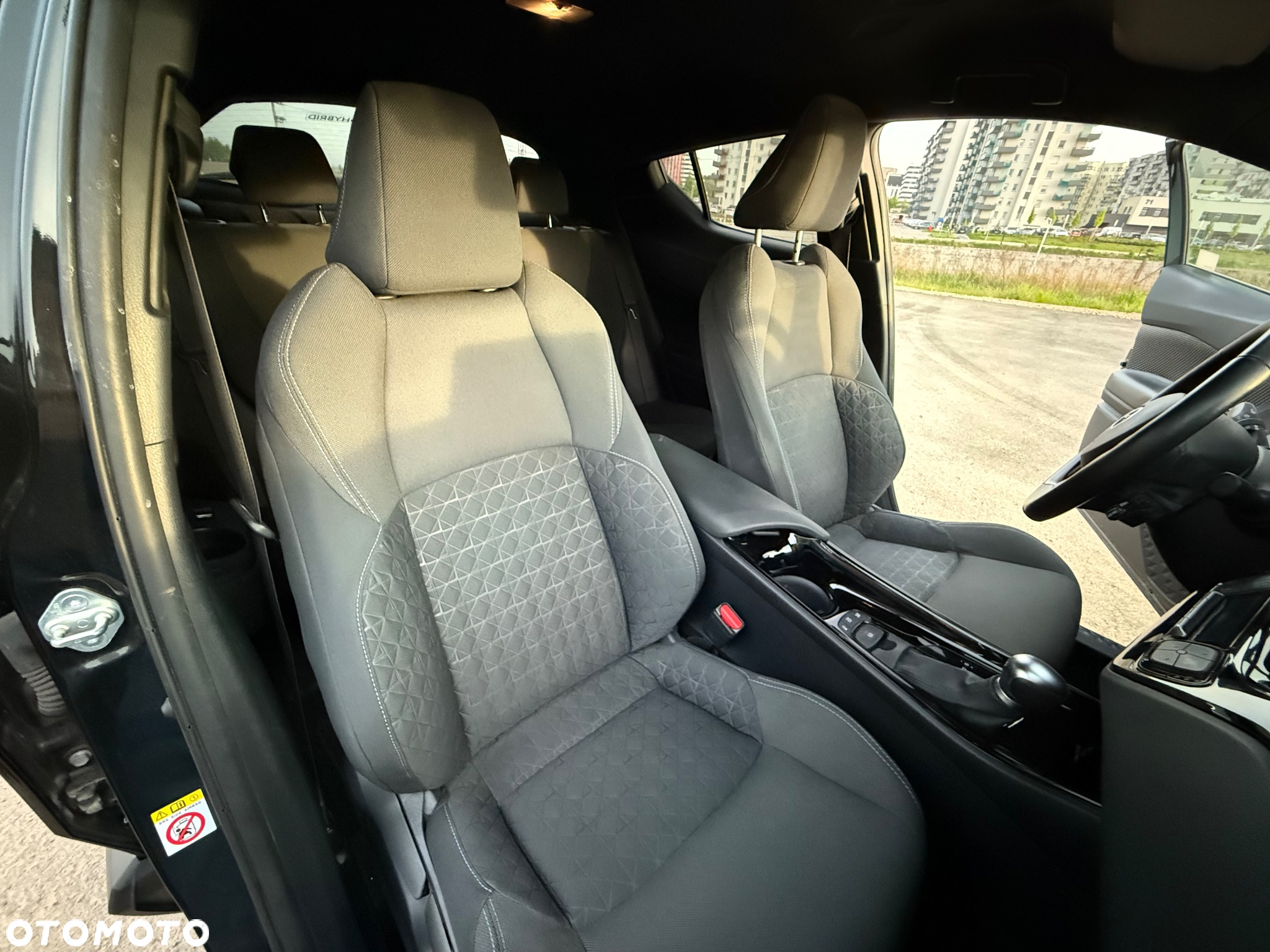 Toyota C-HR 2.0 Hybrid Black Edition - 16