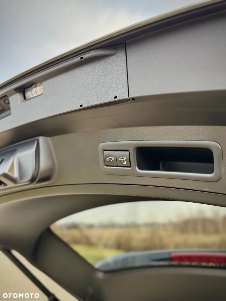 Lexus UX 250h GPF F Impression 2WD - 20