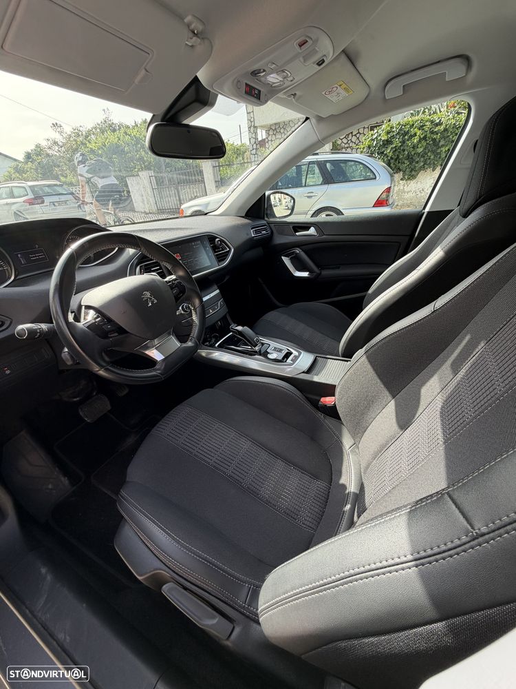 Peugeot 308 PureTech 130 GPF EAT8 Stop & Start Allure Pack - 9