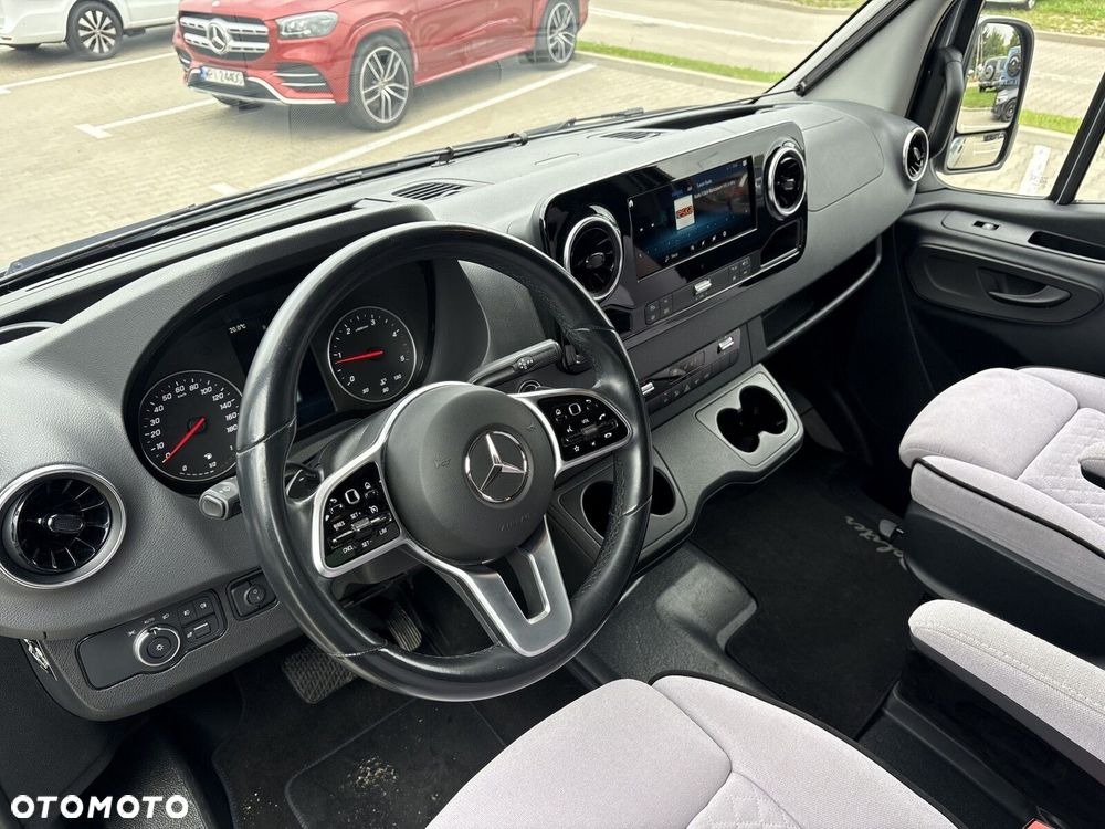 Mercedes-Benz Sprinter - 9