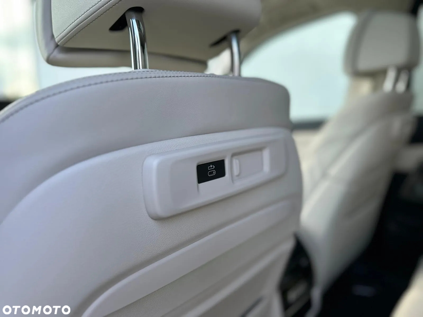 BMW X5 M M50i - 16