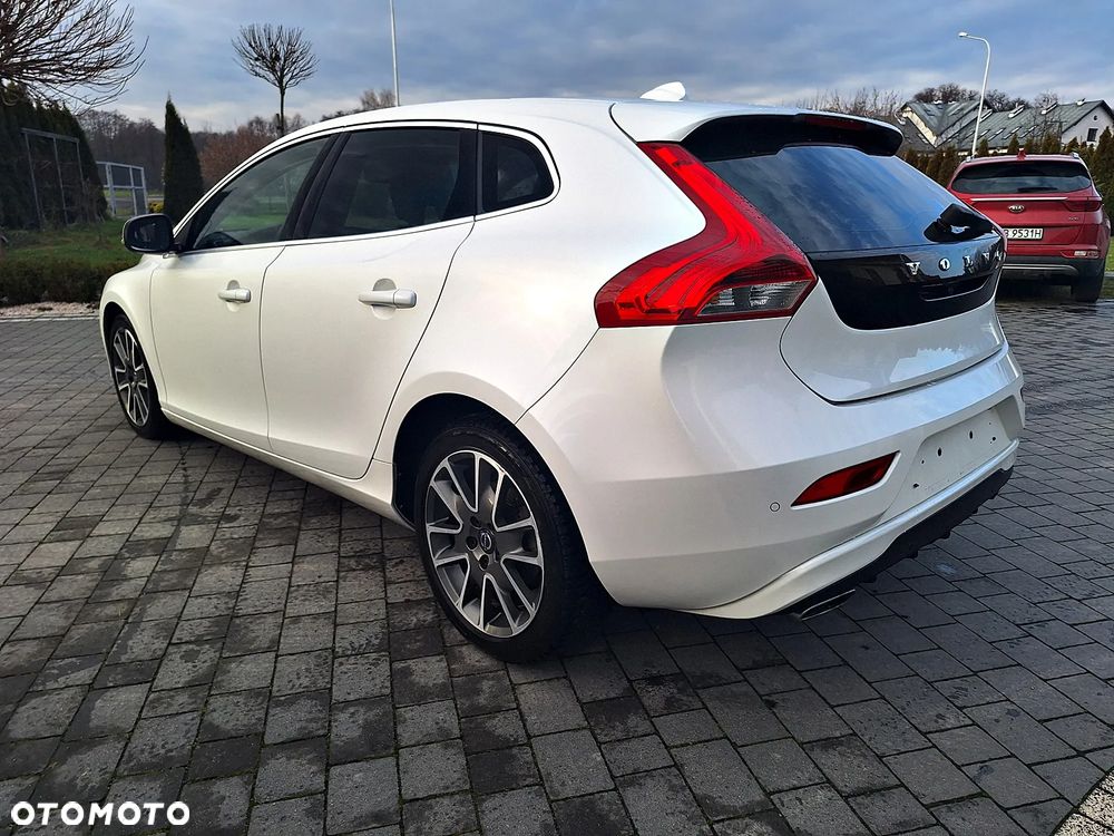 Volvo V40 D2 Momentum - 9