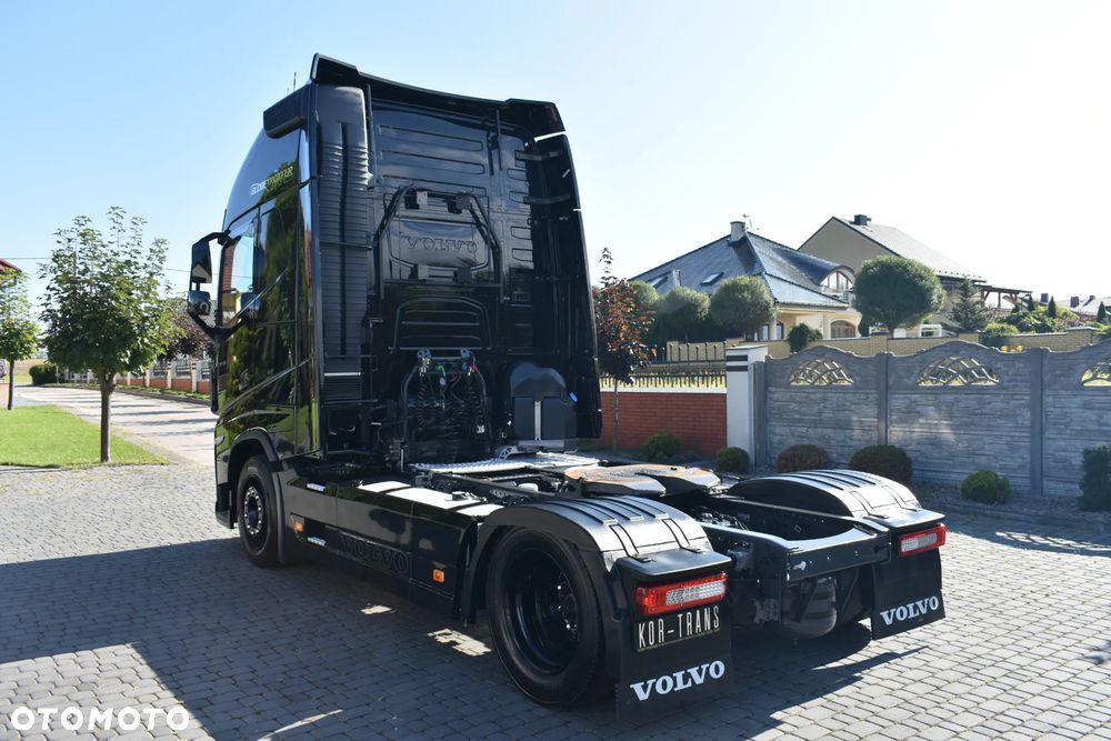 Volvo FH 500 XL MEGA // RETARDER // FULL LED // SKÓRY // XENON // TV // FULL AIR // BLACK EDITION // TRĄBY HADLEY // ORUROWANIE - 5