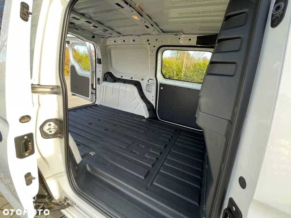 Volkswagen Caddy MAXI Cargo - 13