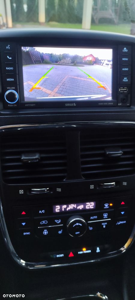 Dodge Grand Caravan - 4