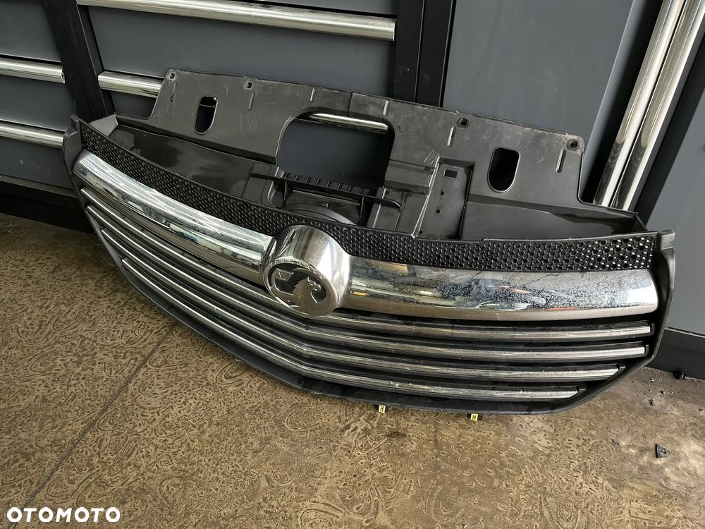 VIVARO Trafic Atrapa grilla Grill zderzaka chrom 214B37781R 214B25126R - 2