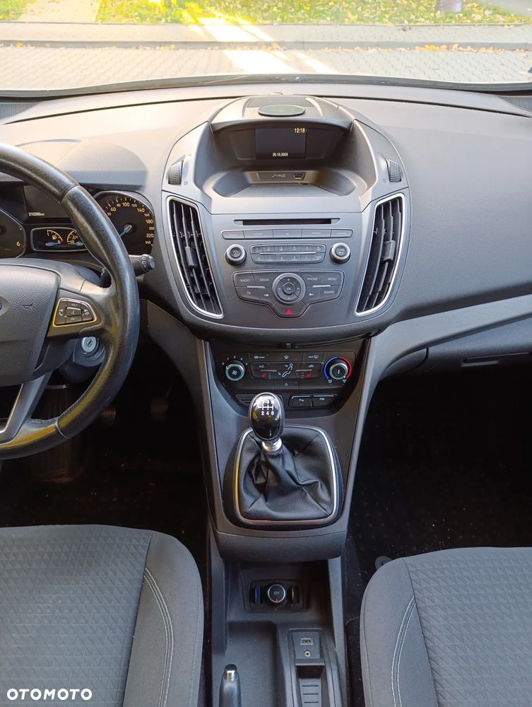 Ford Grand C-MAX - 19