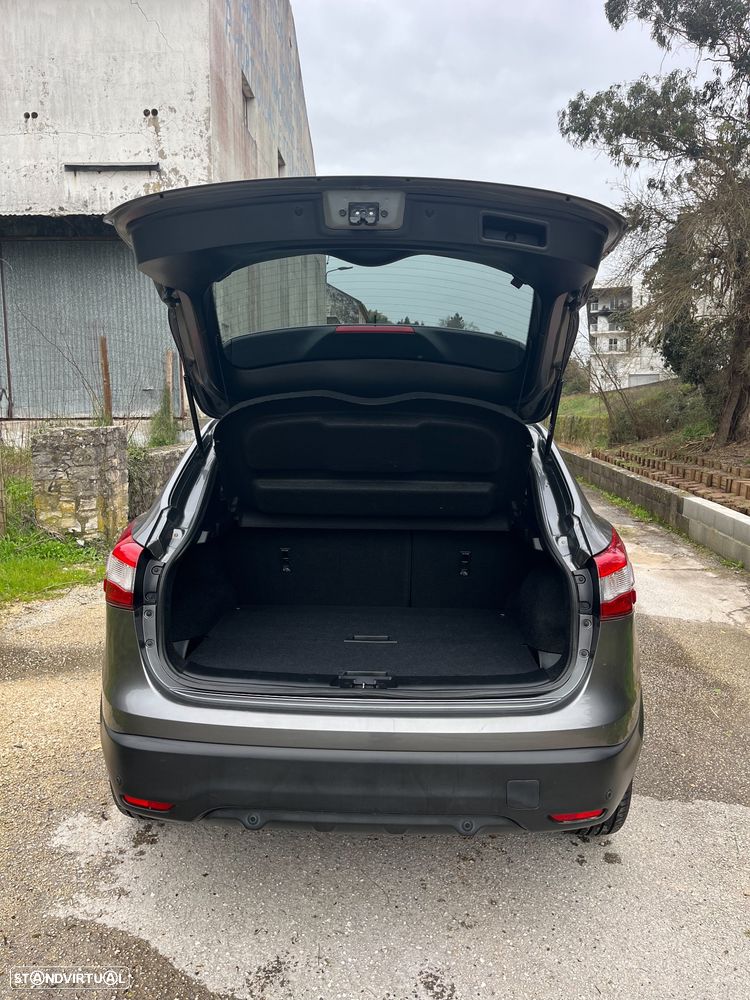 Nissan Qashqai 1.5 dCi N-Connecta 18 - 8
