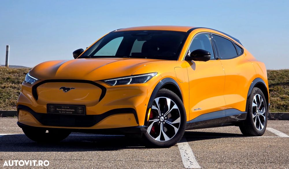 Ford Mustang Mach-E AWD PREMIUM - 2