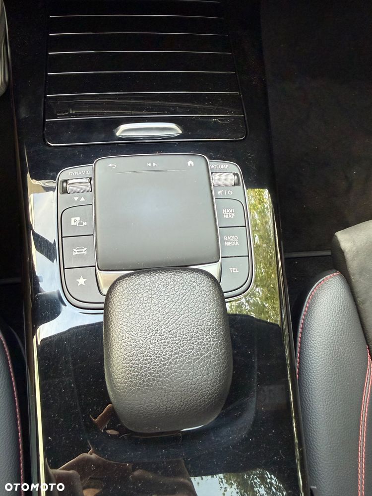 Mercedes-Benz CLA 200 AMG Line 7G-DCT - 21