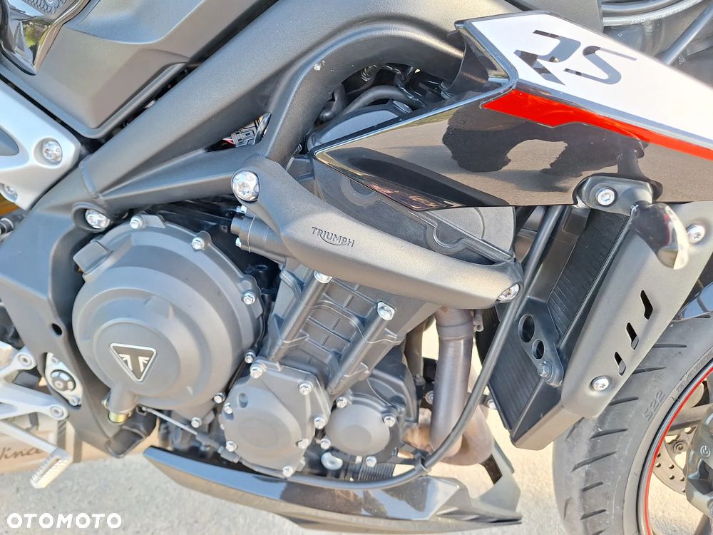 Triumph Street Triple - 16