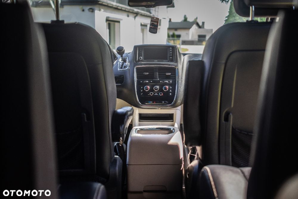Dodge Grand Caravan 3.6 R/T - 14