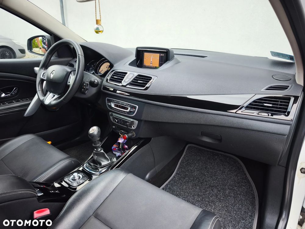 Renault Megane ENERGY dCi 130 Start & Stop Bose Edition - 25