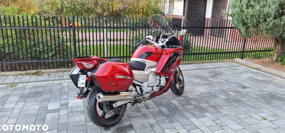 Yamaha FJR - 2
