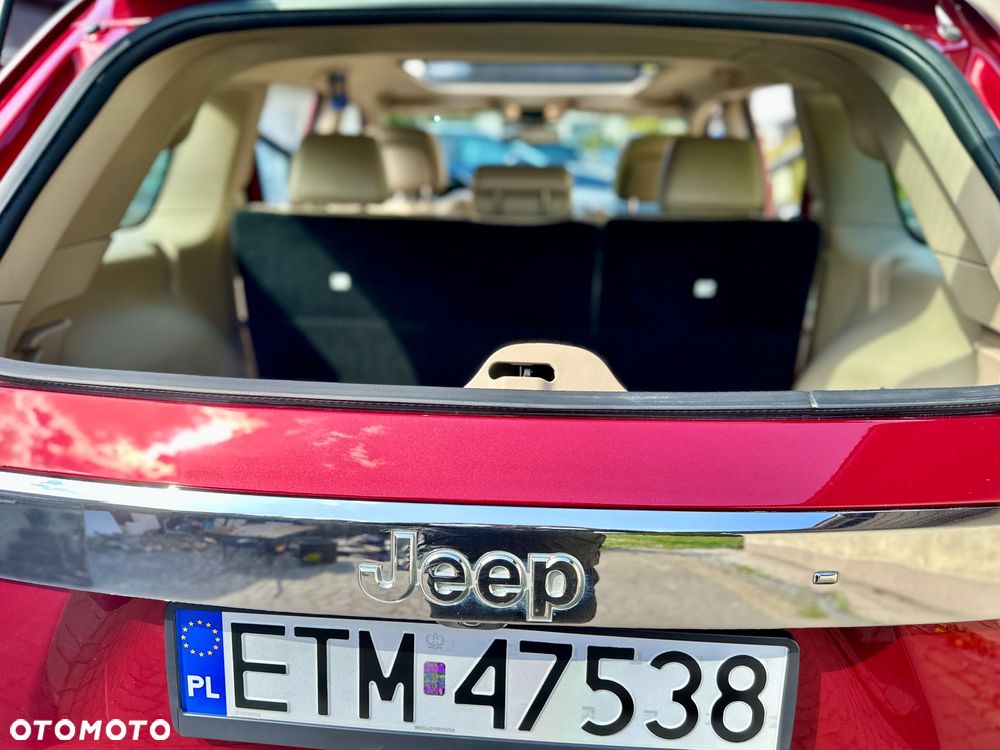 Jeep Grand Cherokee - 27