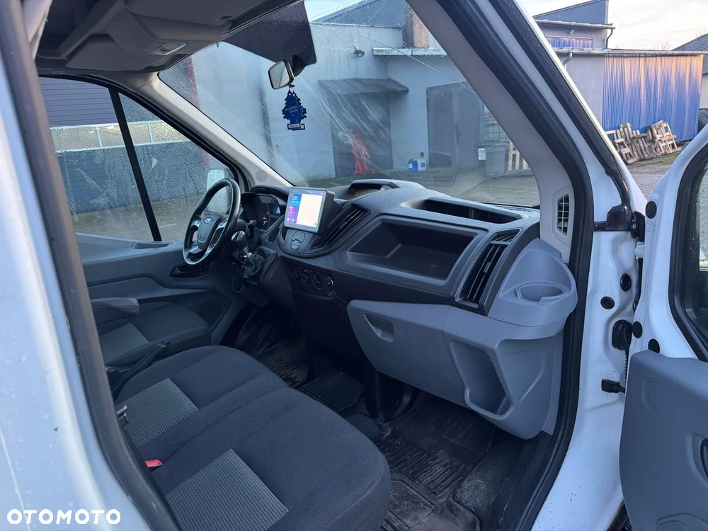 Ford Transit - 13