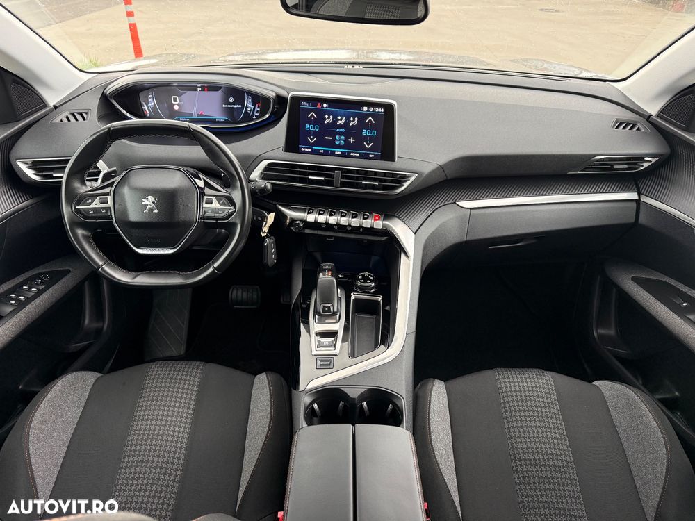 Peugeot 3008 1.2 PureTech Turbo S&S EAT6 Allure - 27