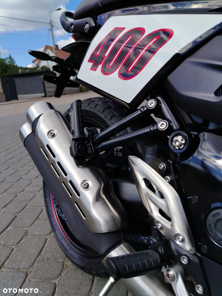 Triumph Inny - 10