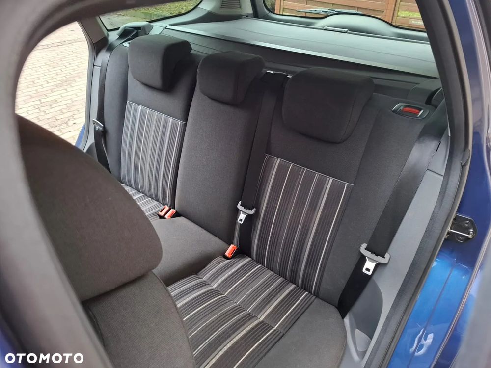 Ford Focus 1.6 16V Titanium - 14