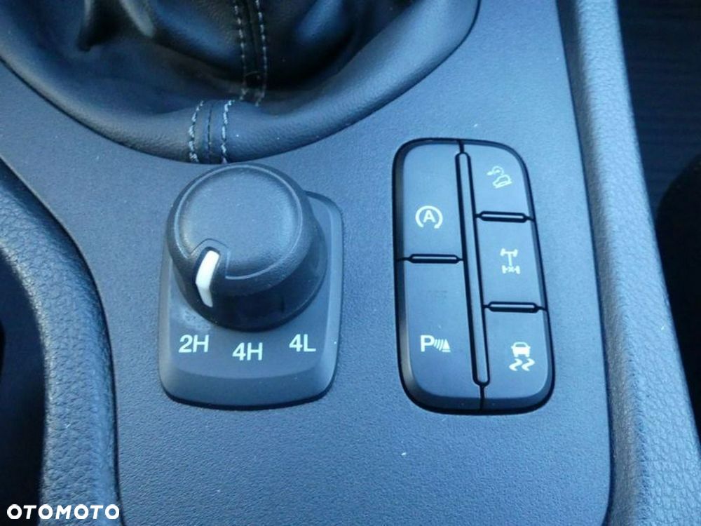 Ford Ranger 2,0 l Panther Limited - 12