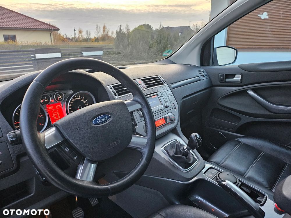 Ford Kuga 2.0 TDCi 4WD Titanium - 37