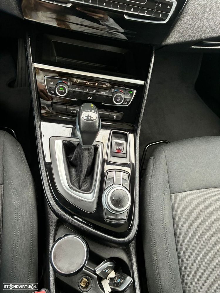 BMW 225xe Active Tourer - 11