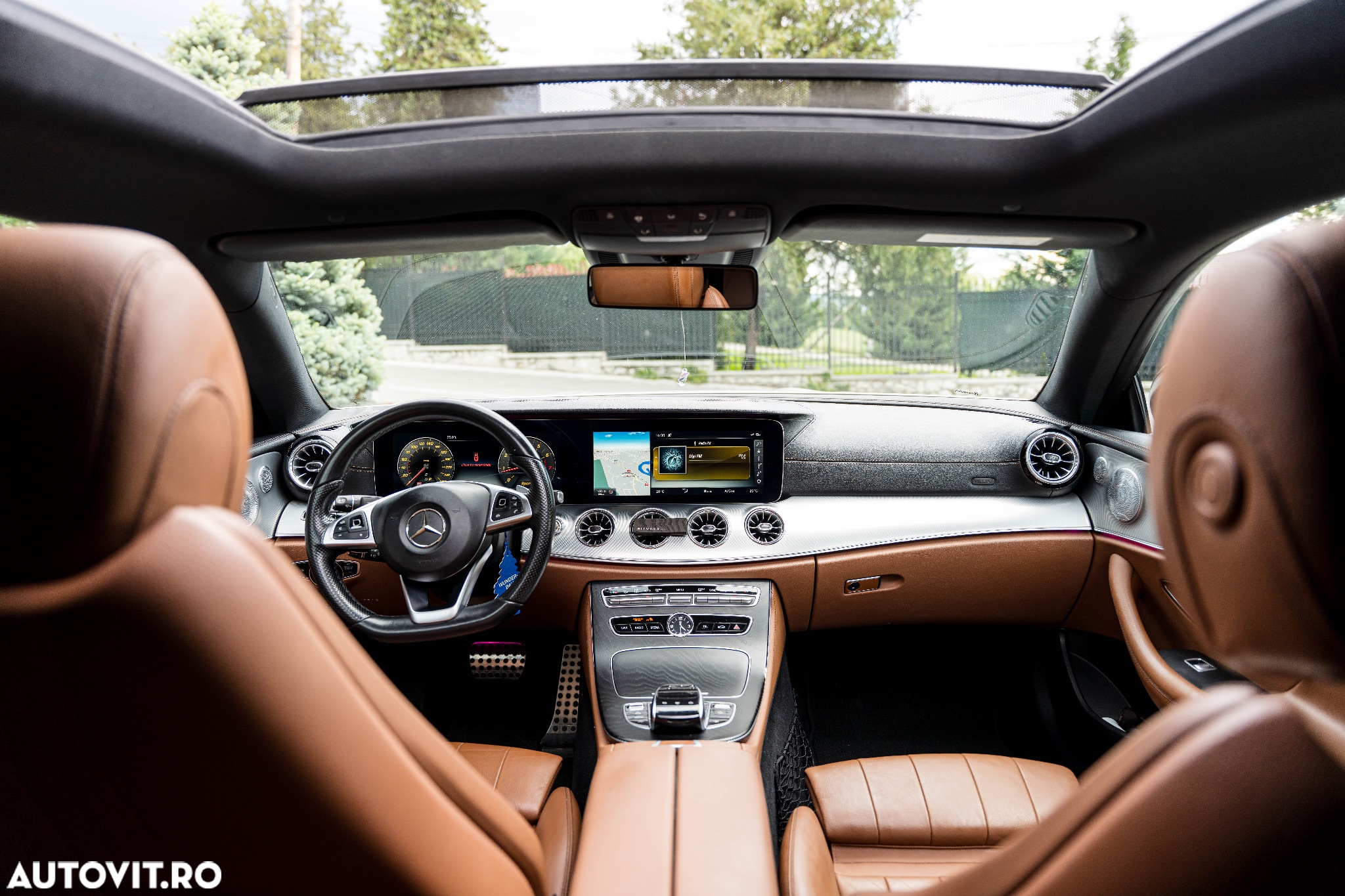 Mercedes-Benz E 300 Coupe 9G-TRONIC AMG Line - 14