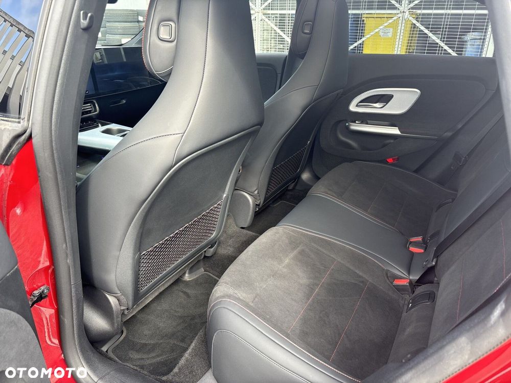Mercedes-Benz CLA - 21