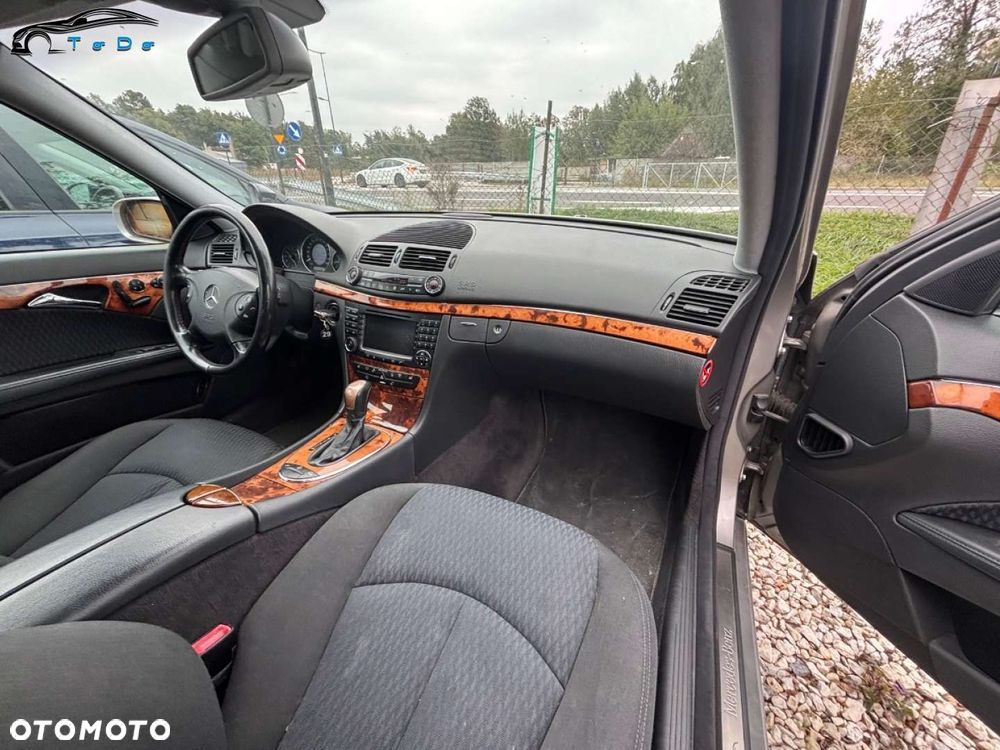 Mercedes-Benz Klasa E 500 4-Matic T Elegance - 22