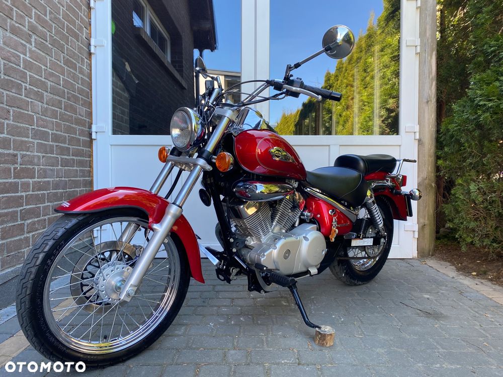 Suzuki Intruder - 3