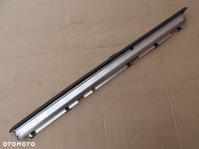 Audi A8 D3 lift long Roleta drzwi prawy tył 4E4861333G - 2