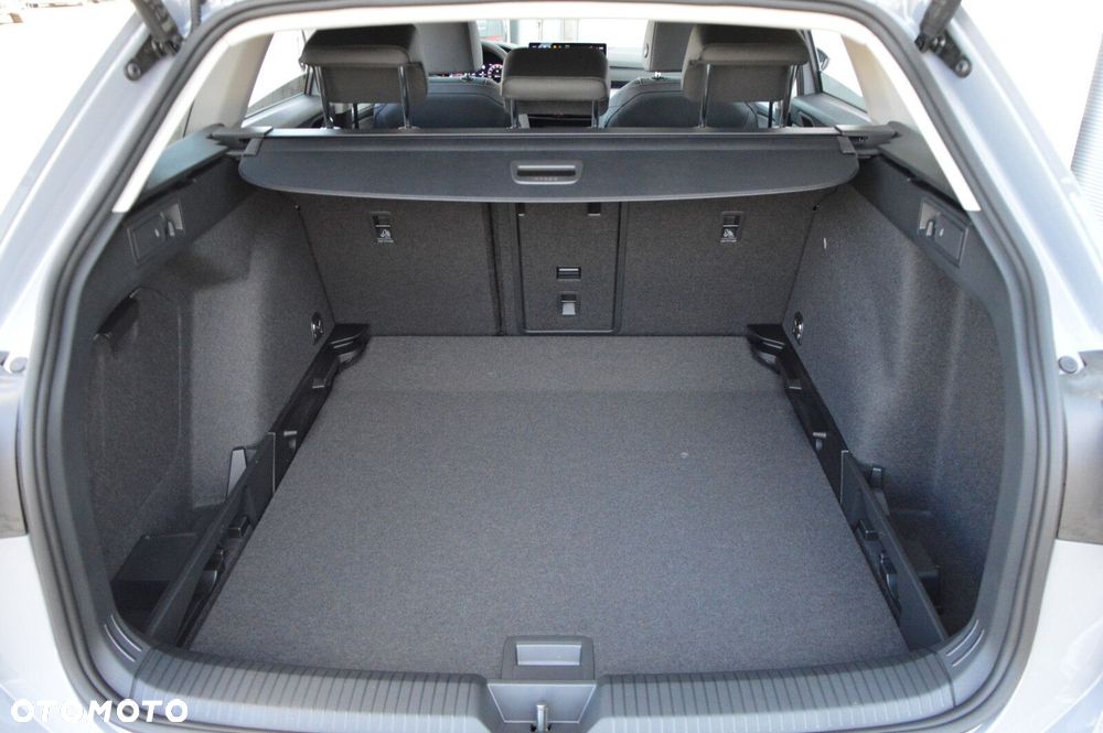 Volkswagen Golf Variant 1.5 eTSI mHEV Life Plus DSG - 29