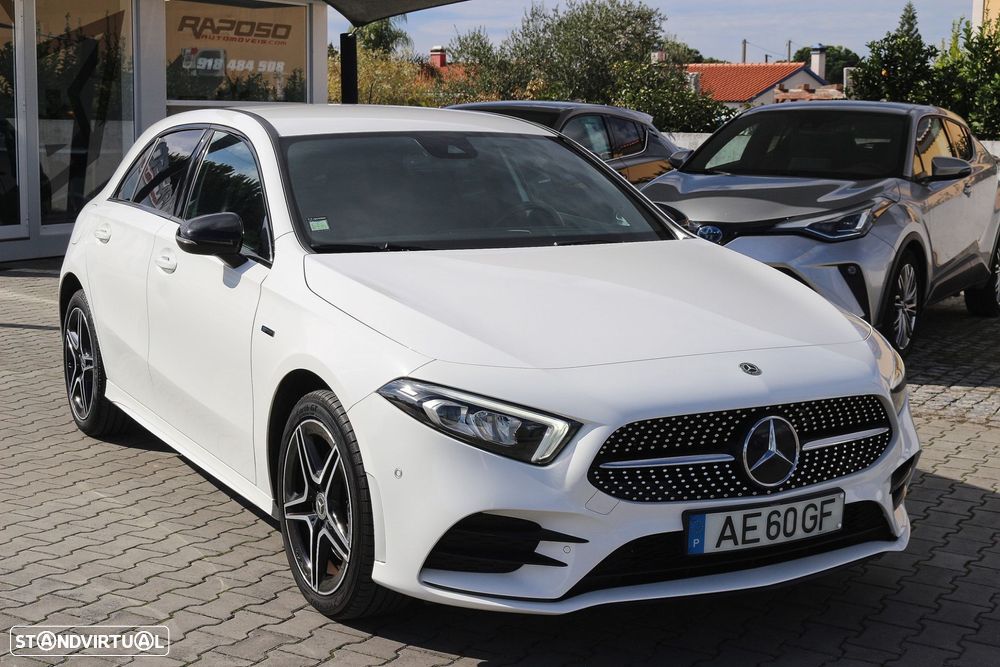 Mercedes-Benz A 250 e AMG Line - 4
