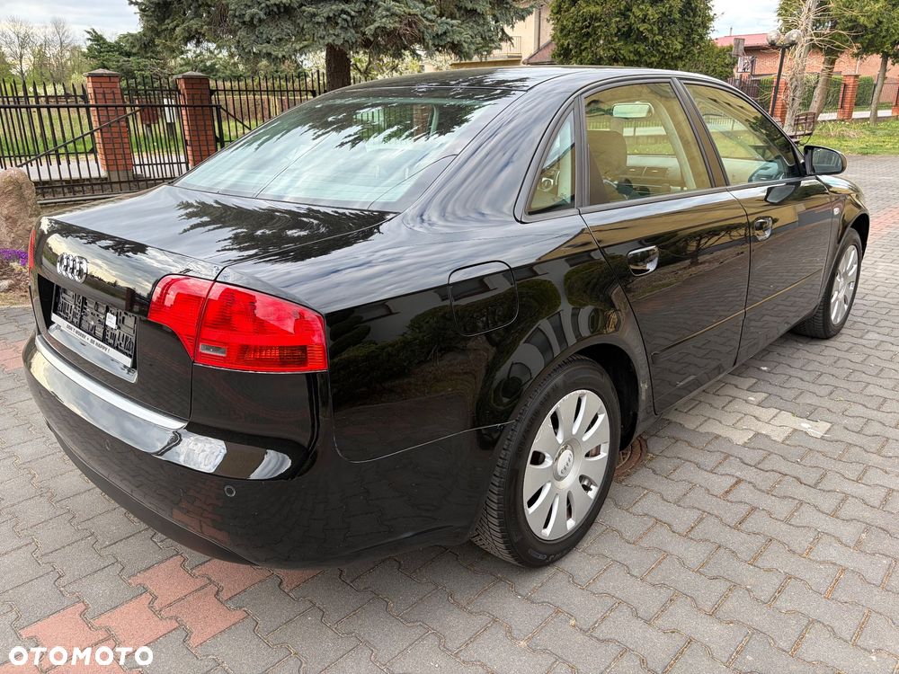 Audi A4 Limousine - 12