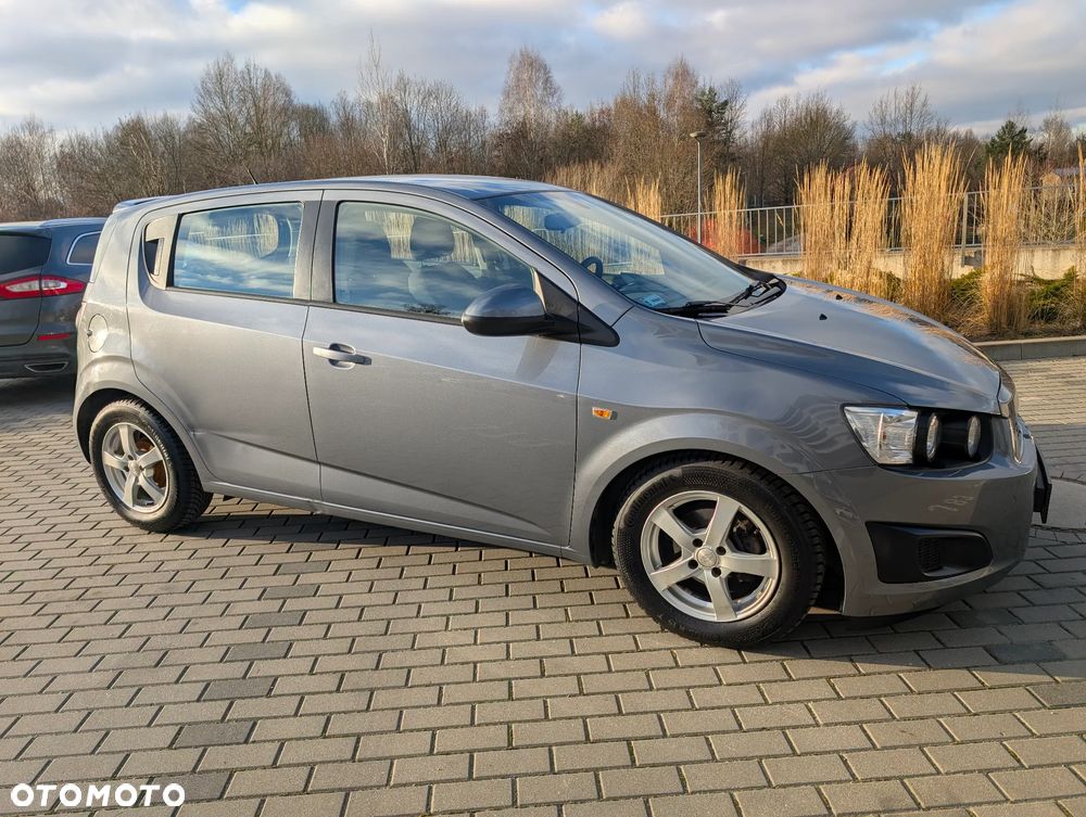 Chevrolet Aveo 1.4 16V LT - 10