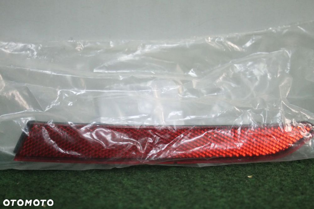 ODBLASK ZDERZAKA LEWY TYŁ VW PASSAT B8 NOWY ORYGINAŁ 3G0945105A - 1