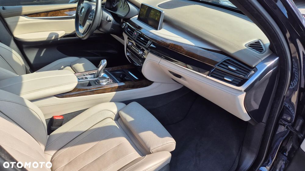 BMW X5 3.5i xDrive - 10