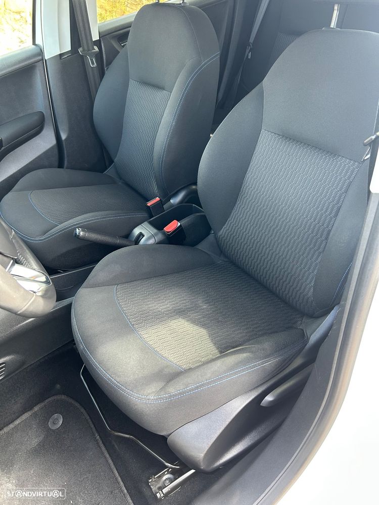 Peugeot 208 1.2 PureTech Style - 24