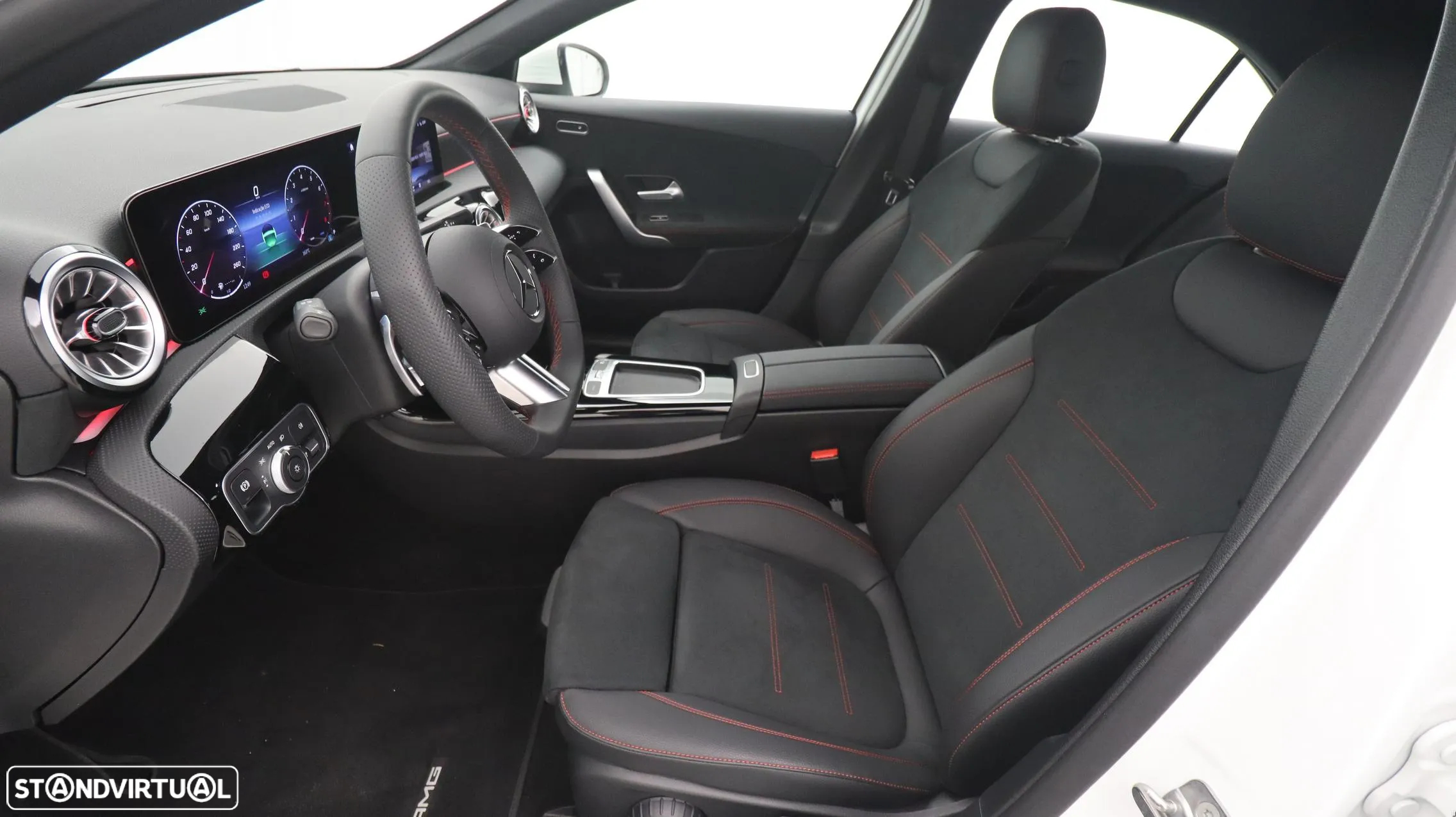 Mercedes-Benz A 200 Limousine AMG Line Aut. - 12