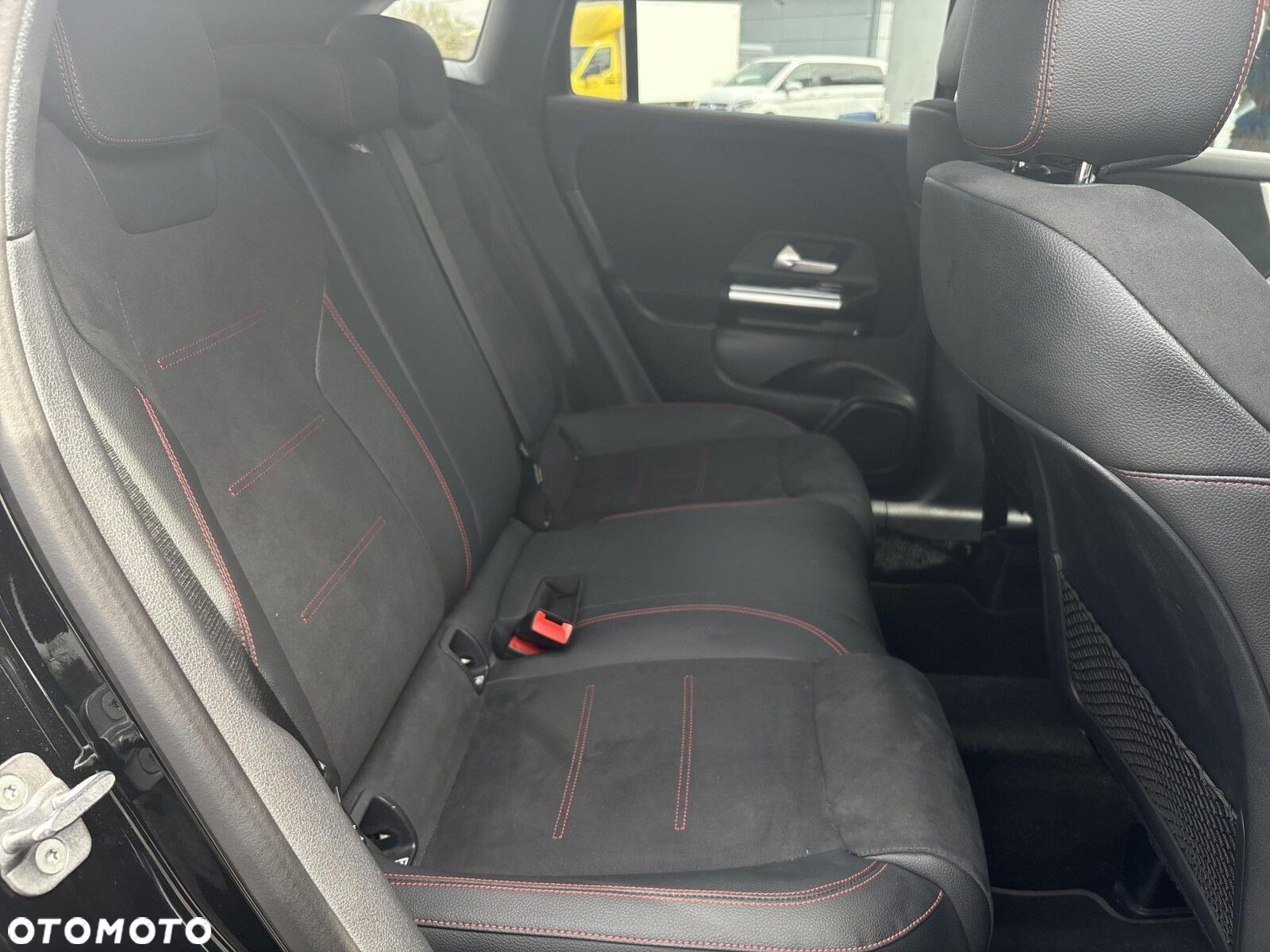 Mercedes-Benz GLA - 18