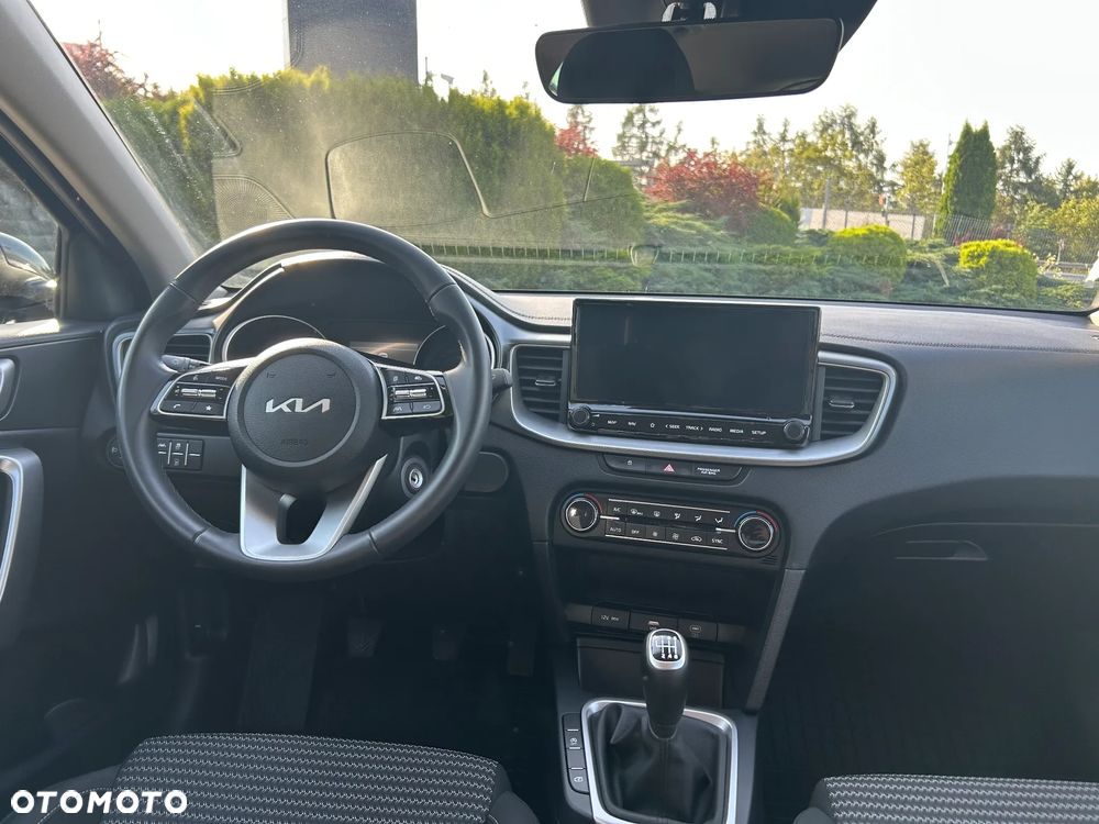 Kia Ceed 1.5 T-GDI M - 17