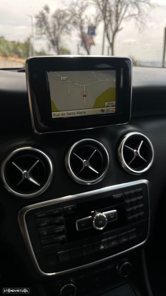 Mercedes-Benz A 180 d AMG Line - 14