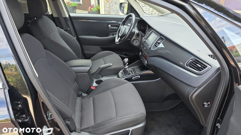 Kia Carens 1.7 CRDi Business Line 7os - 24