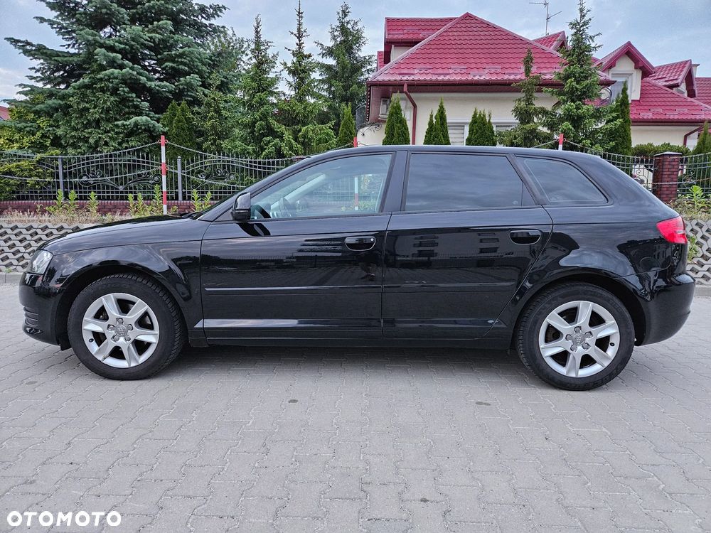 Audi A3 Sportback - 2