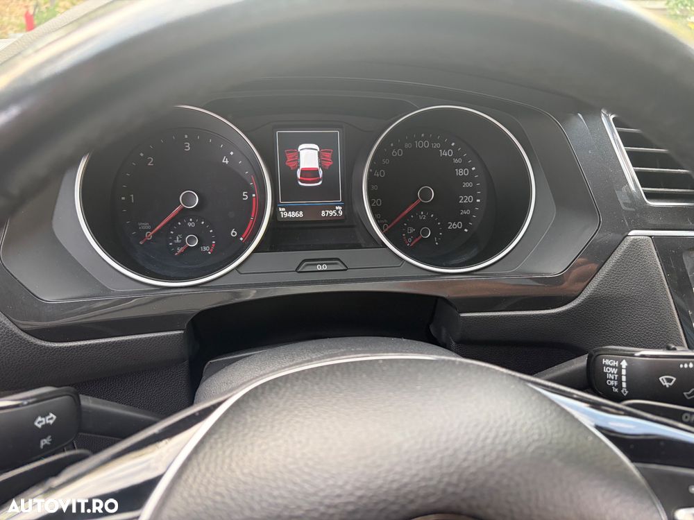 Volkswagen Tiguan - 11