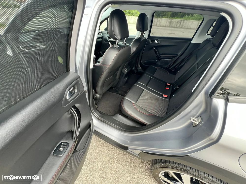 Peugeot 2008 PureTech 130 GT Pack - 35