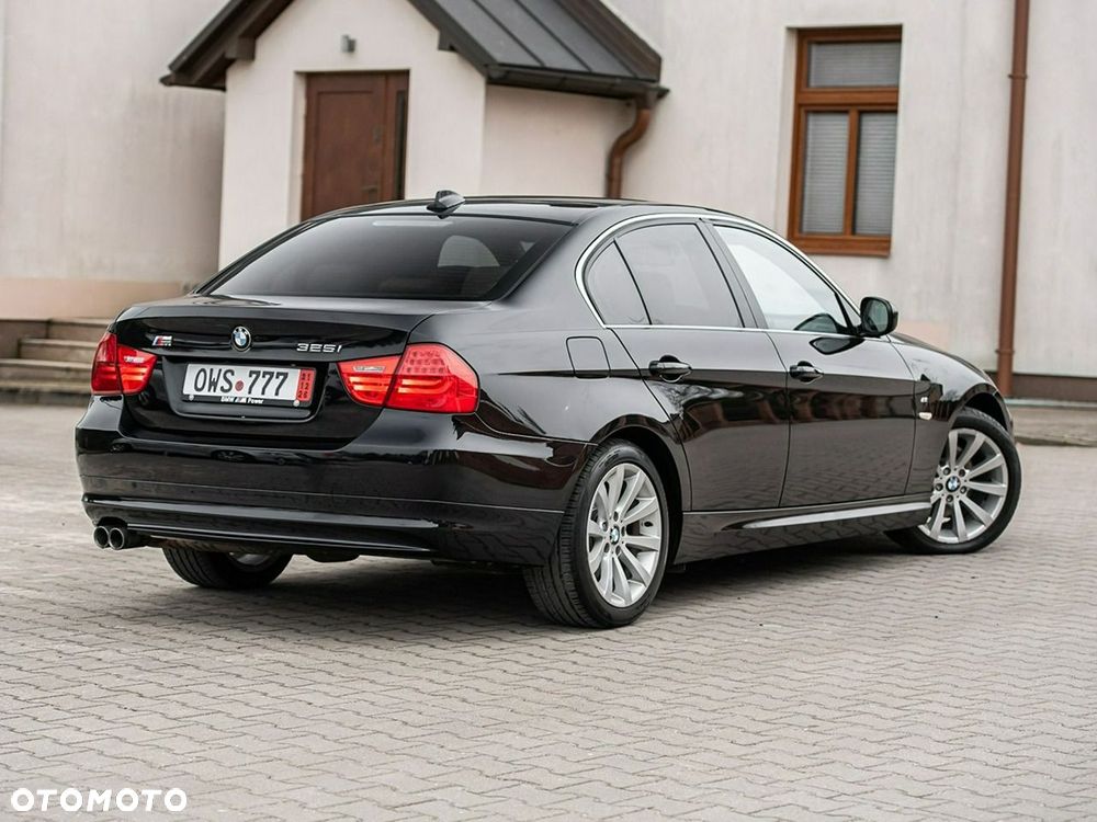 BMW Seria 3 325i Edition Sport - 17