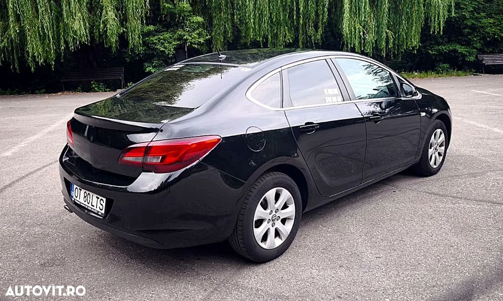 Opel Astra 1.4 ECOTEC Turbo Start/Stop Essentia - 4